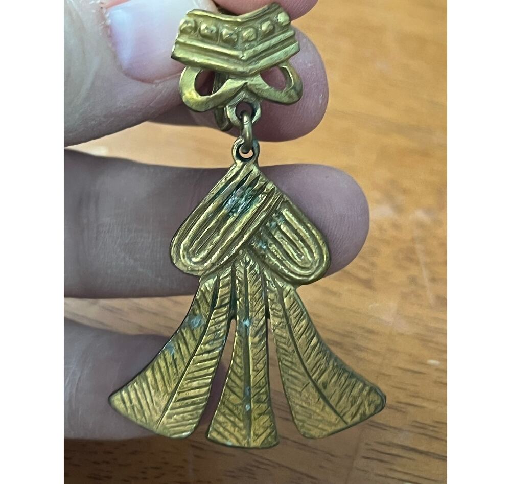VTG Castlecliff Art Deco Egyptian Revival Brass Tone Dangle Screw Back Earring